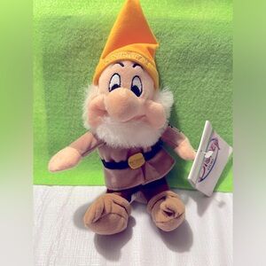 NEW! Disney Store “Sneezy” Dwarf Of Snow White & The Seven Dwarfs 9" Plush Toy